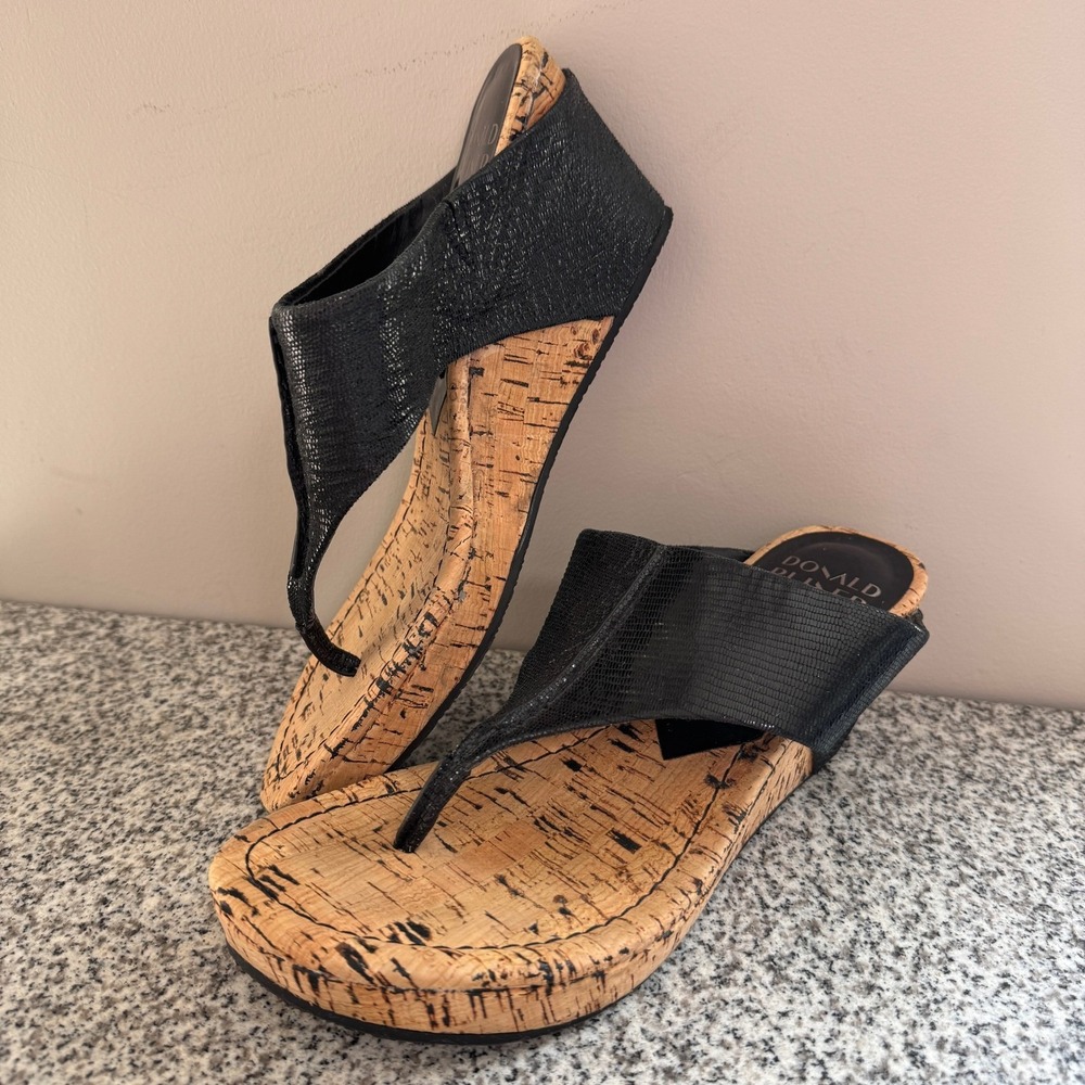 Donald Pliner Black Metallic Leather Wedge Gil Thong Sandals Size 8.5